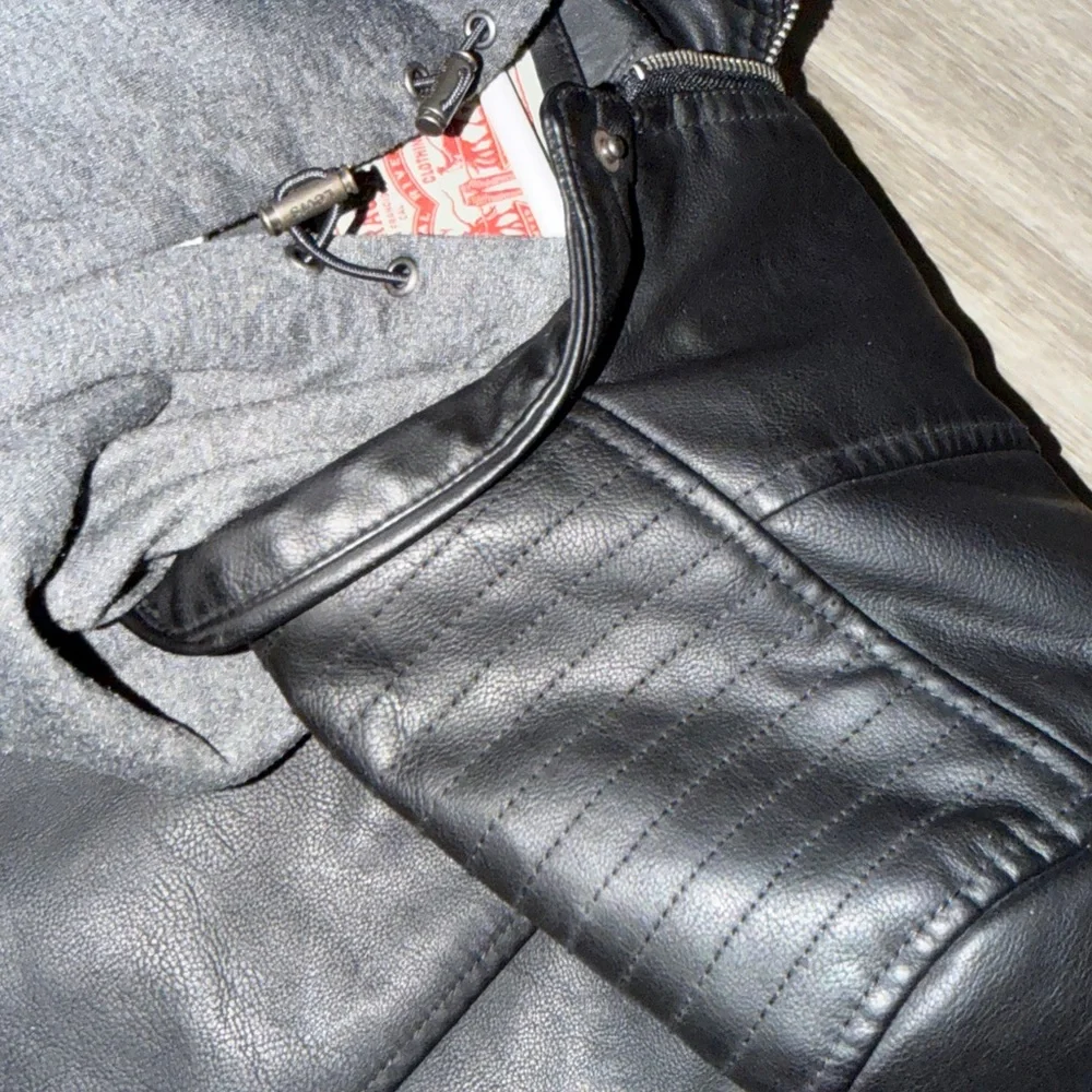 ❤️‍🔥Firm Price❤️‍🔥 Levi's faux leather hooded moto racer jacket - Picture 16 of 16